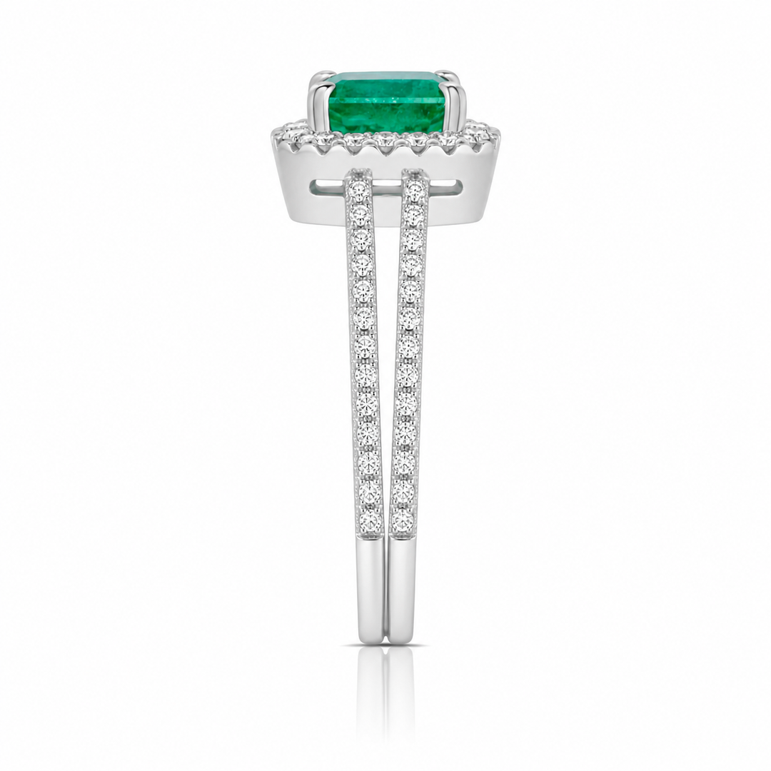 18K White Gold Diamond & Emerald Halo Ring 1 2/3 Ct
