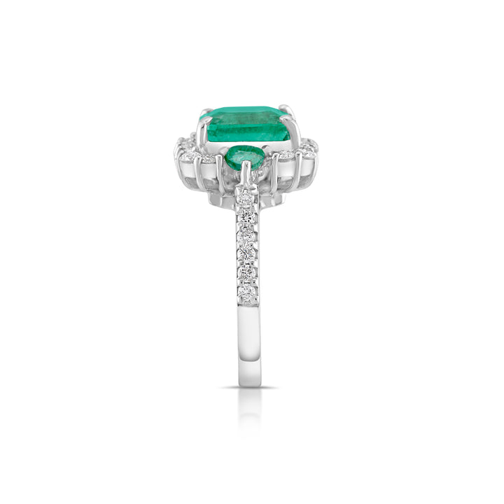 14K White Gold Diamond & Emerald Halo Statement Ring ~ 4 ¼ Ct