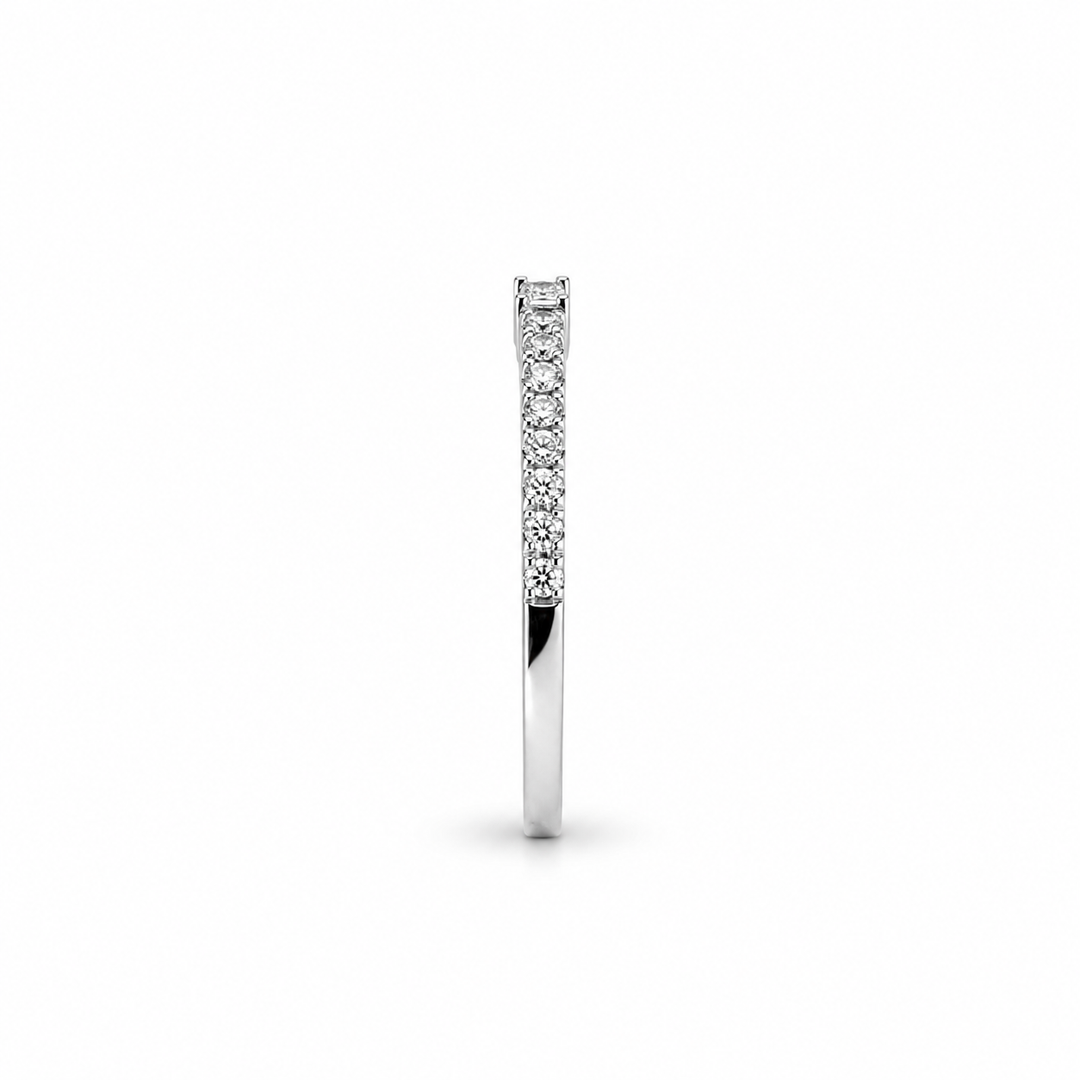 18K White Gold Round and Baguette Cut Diamond Band ¼ Ct