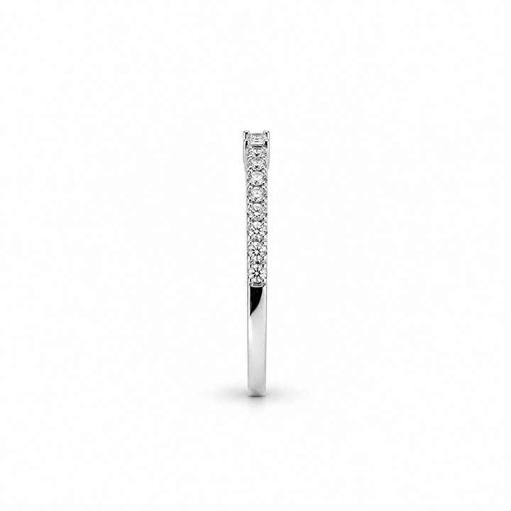 18K White Gold Round and Baguette Cut Diamond Band ¼ Ct